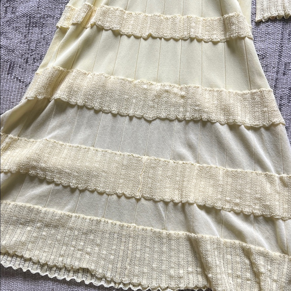 Elegant Yellow Maxi Dress - Picture 9 of 12
